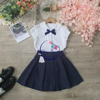 Chân váy kẻ học sinh kèm quần cotton bên trong